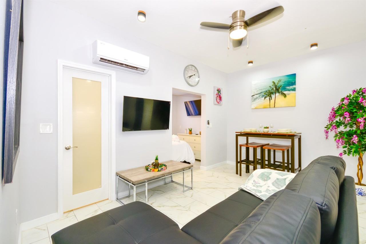 824 NE 4 ST, LLC - Photo 6 of 30