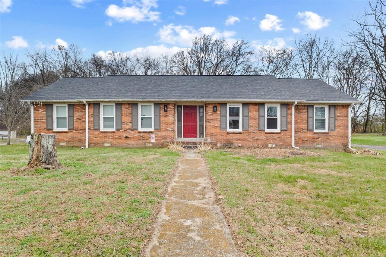 201 Hunter Drive - Photo 3 of 24