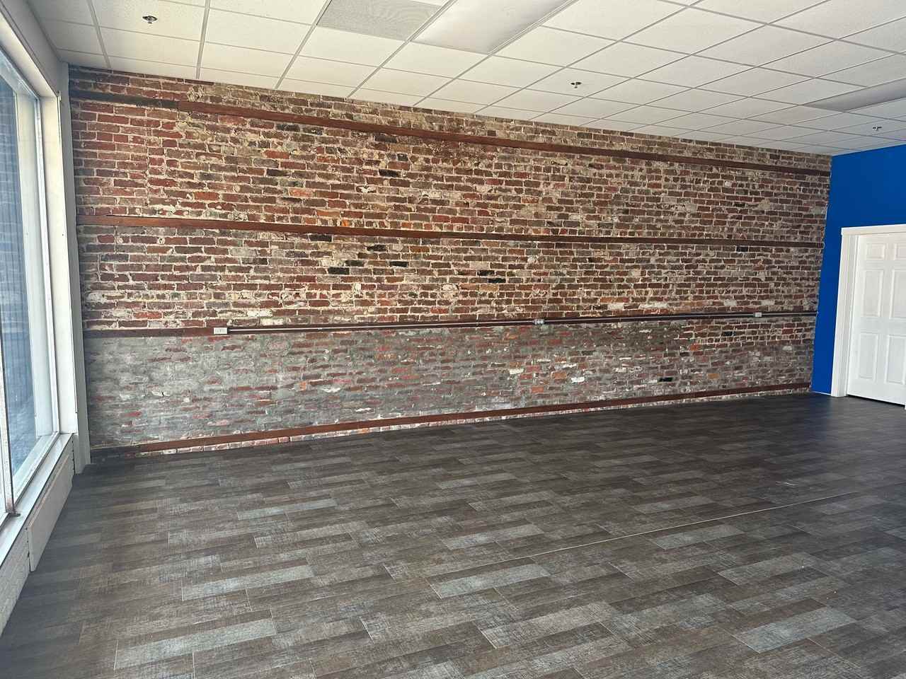 118 East Commerce Street - Photo 4 of 6