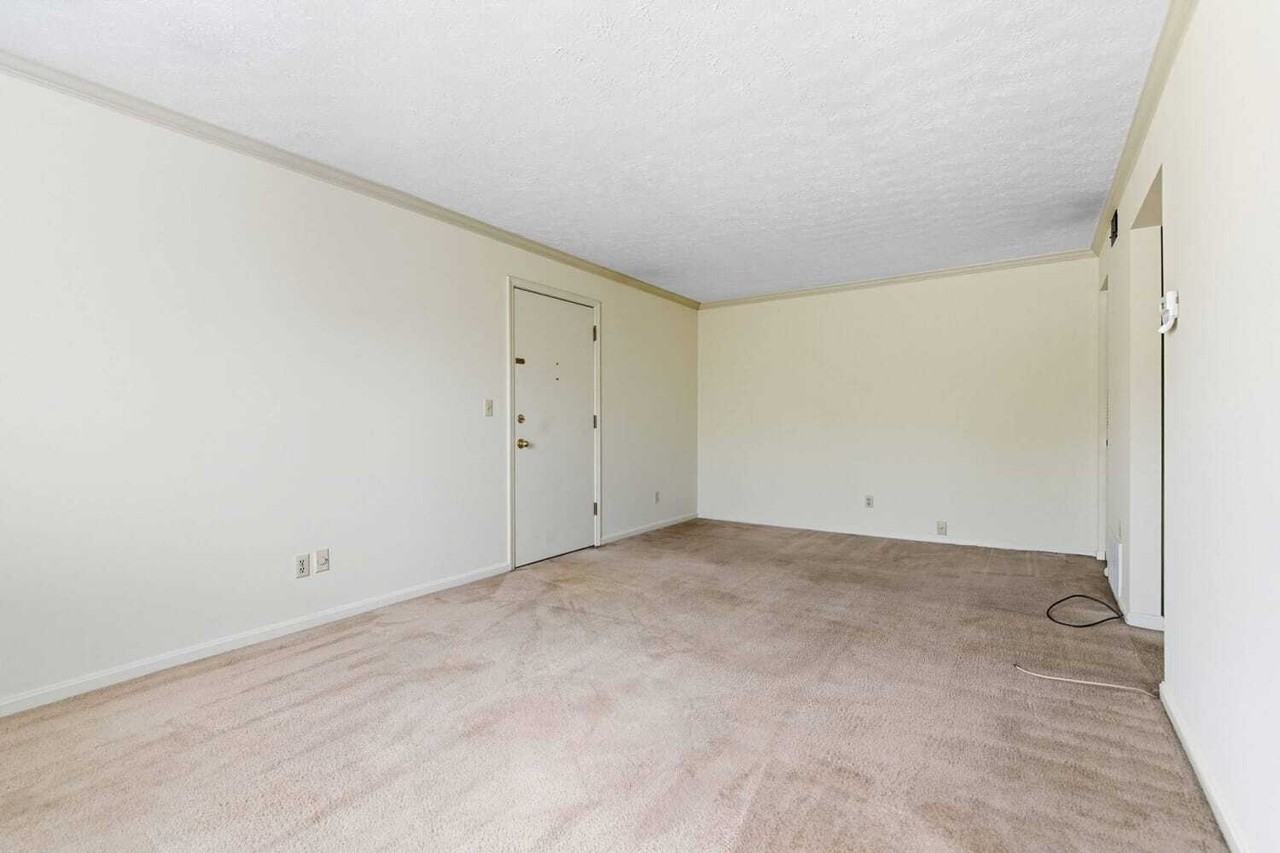 7400 6 Mile Lane - Photo 3 of 21