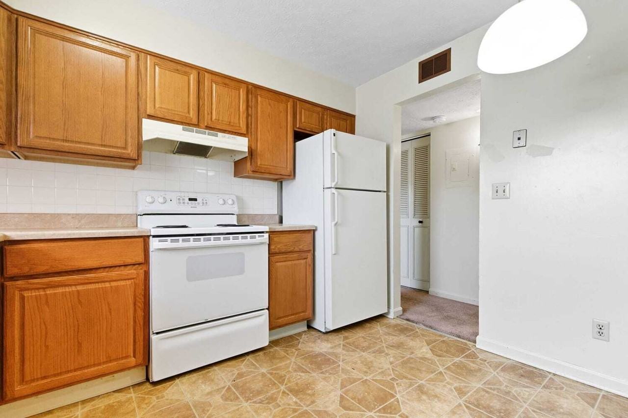 7400 6 Mile Lane - Photo 5 of 21