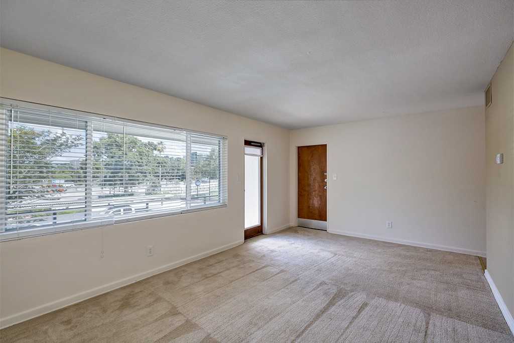 Lucerne Gardens Apartments - Photo 2 of 8