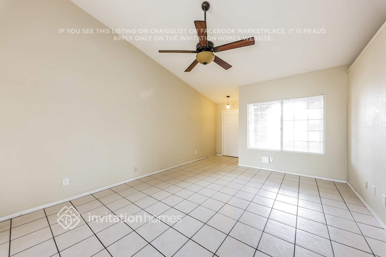 6501 W Cheryl Dr - Photo 4 of 17