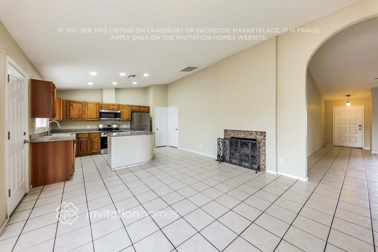 6501 W Cheryl Dr - Photo 5 of 17