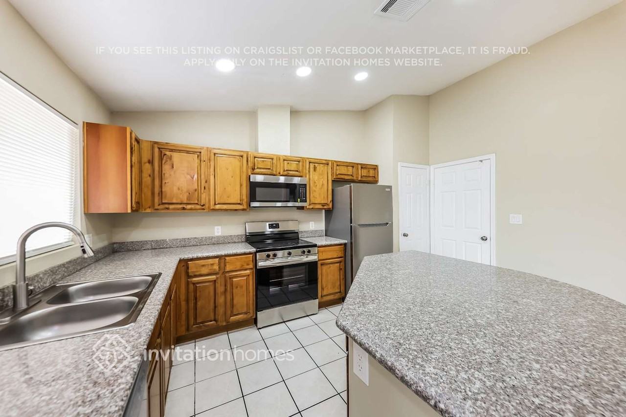 6501 W Cheryl Dr - Photo 6 of 17