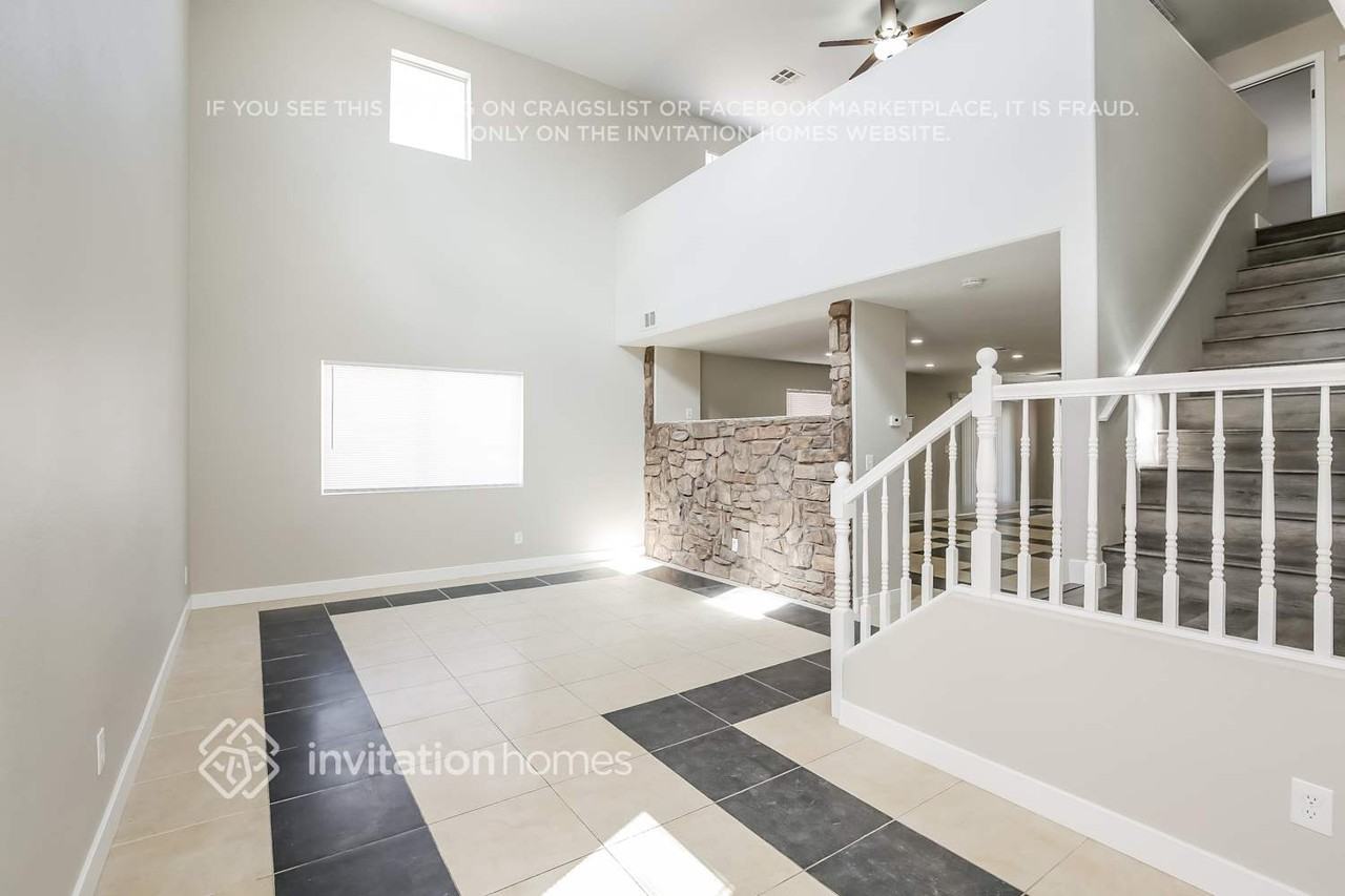 6117 Dogwood Falls Ct - Photo 3 of 15