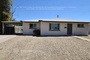 featured image of 3026 W Lawrence Ln