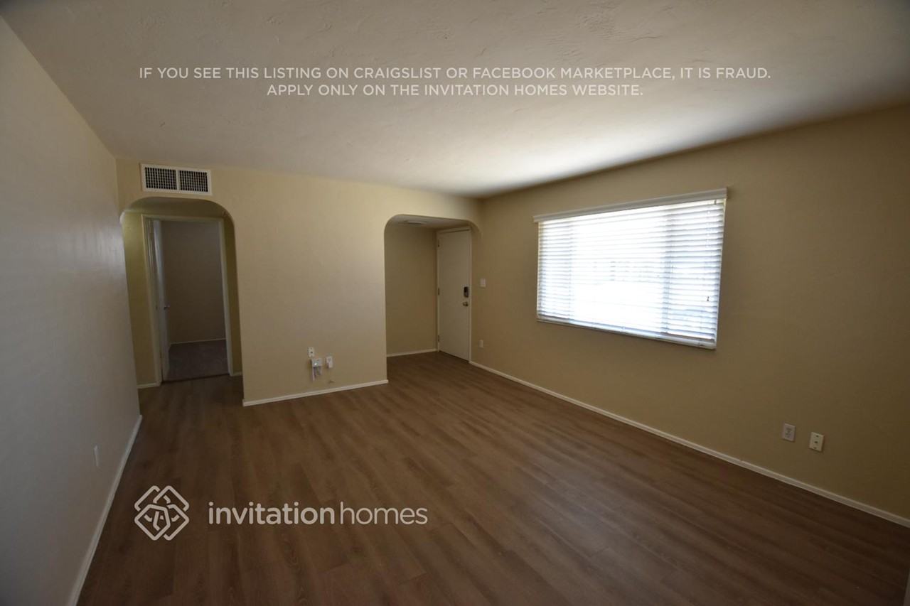 3026 W Lawrence Ln - Photo 2 of 16