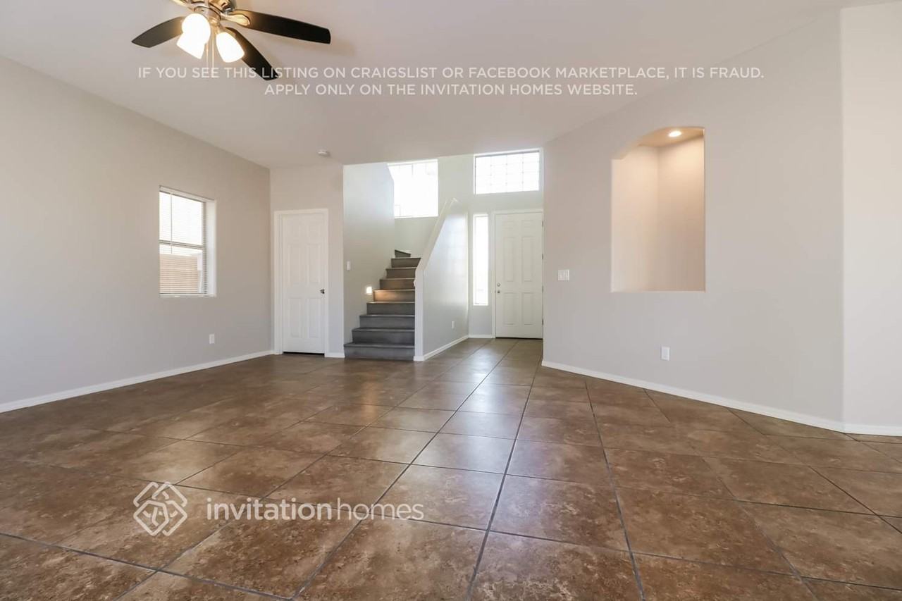 1421 S 123rd Dr - Photo 3 of 16