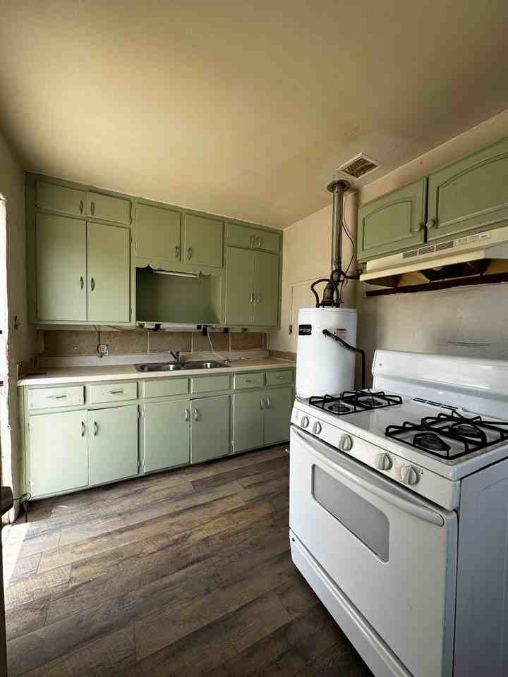 504 Headingly Ave Nw #1 - Photo 2 of 5