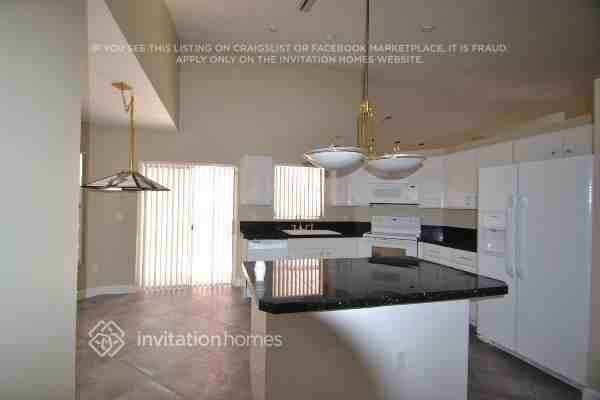 326 Nw 47th Ter - Photo 3 of 9