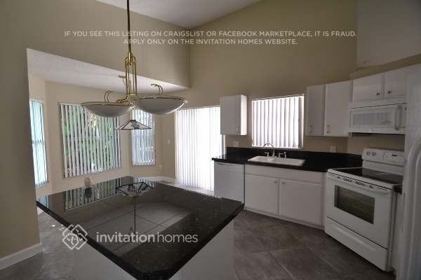 326 Nw 47th Ter - Photo 4 of 9