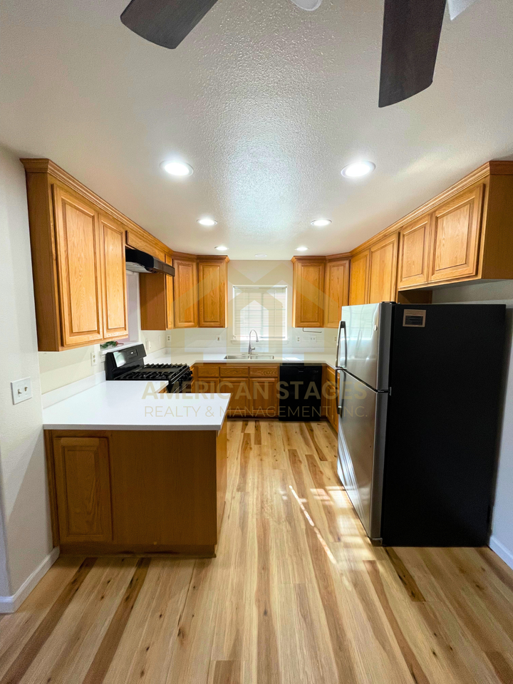 123 N N St #C - Photo 7 of 20