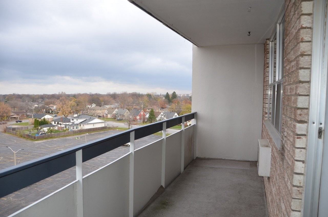 367 Geneva St - Photo 7 of 9