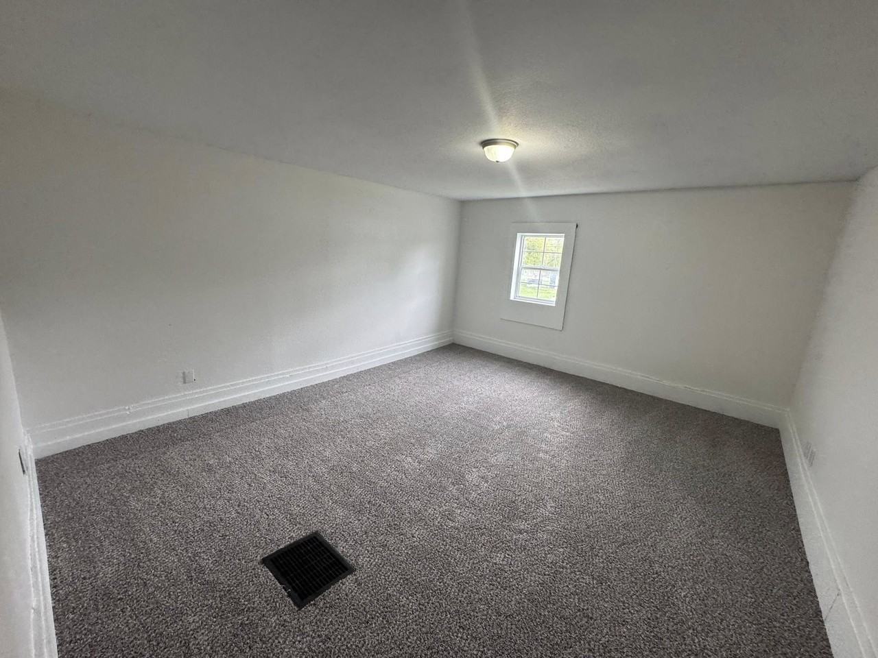 845 Moxahala Ave #1 - Photo 6 of 9