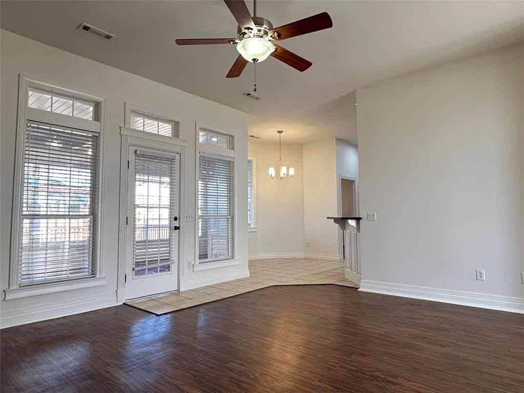 700 Cornell St - Photo 6 of 19