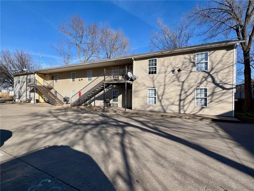 405 Sisters Ave #203 - Photo 2 of 7