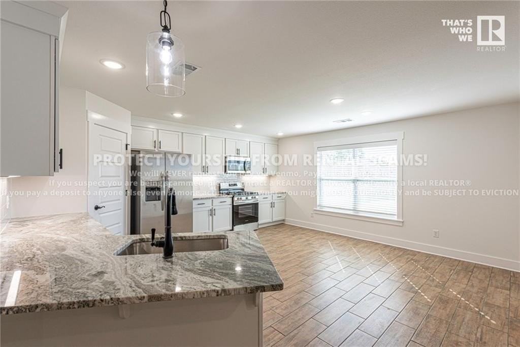 51 W Pitts St - Photo 6 of 19