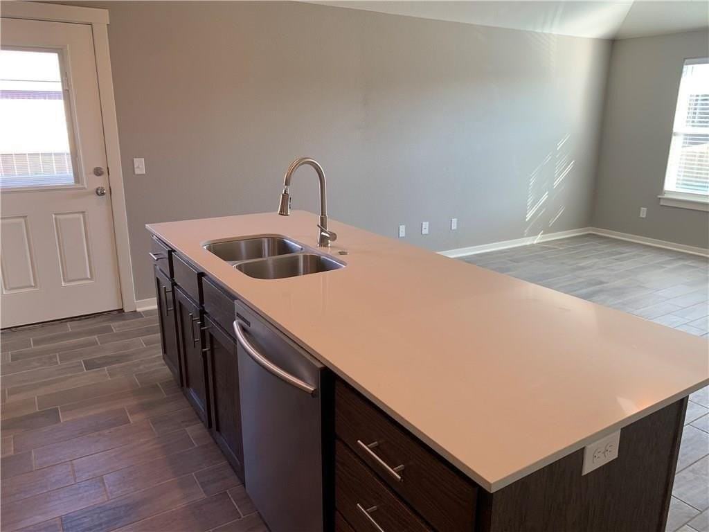 405 W Weymouth Ct #B - Photo 2 of 8