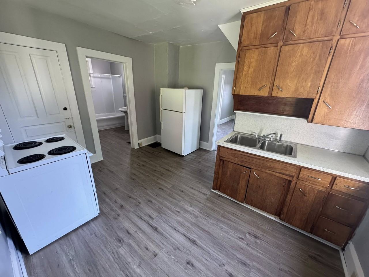 253 Corwin Ave #1 - Photo 5 of 5