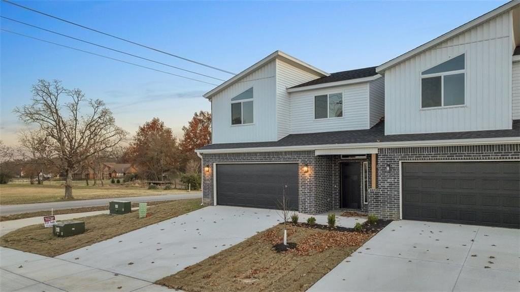 1851 Lapis Ave - Photo 3 of 27