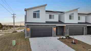 featured image of 1861 Lapis Ave