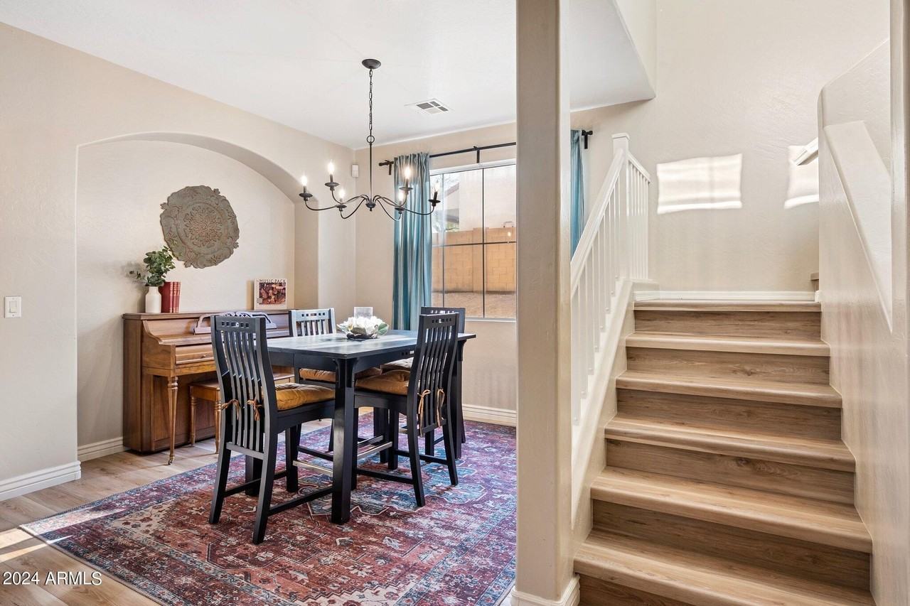 304 W Mountain Sage Dr - Photo 4 of 14