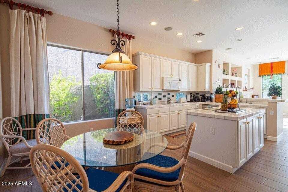 2347 W River Rock Ct - Photo 4 of 25