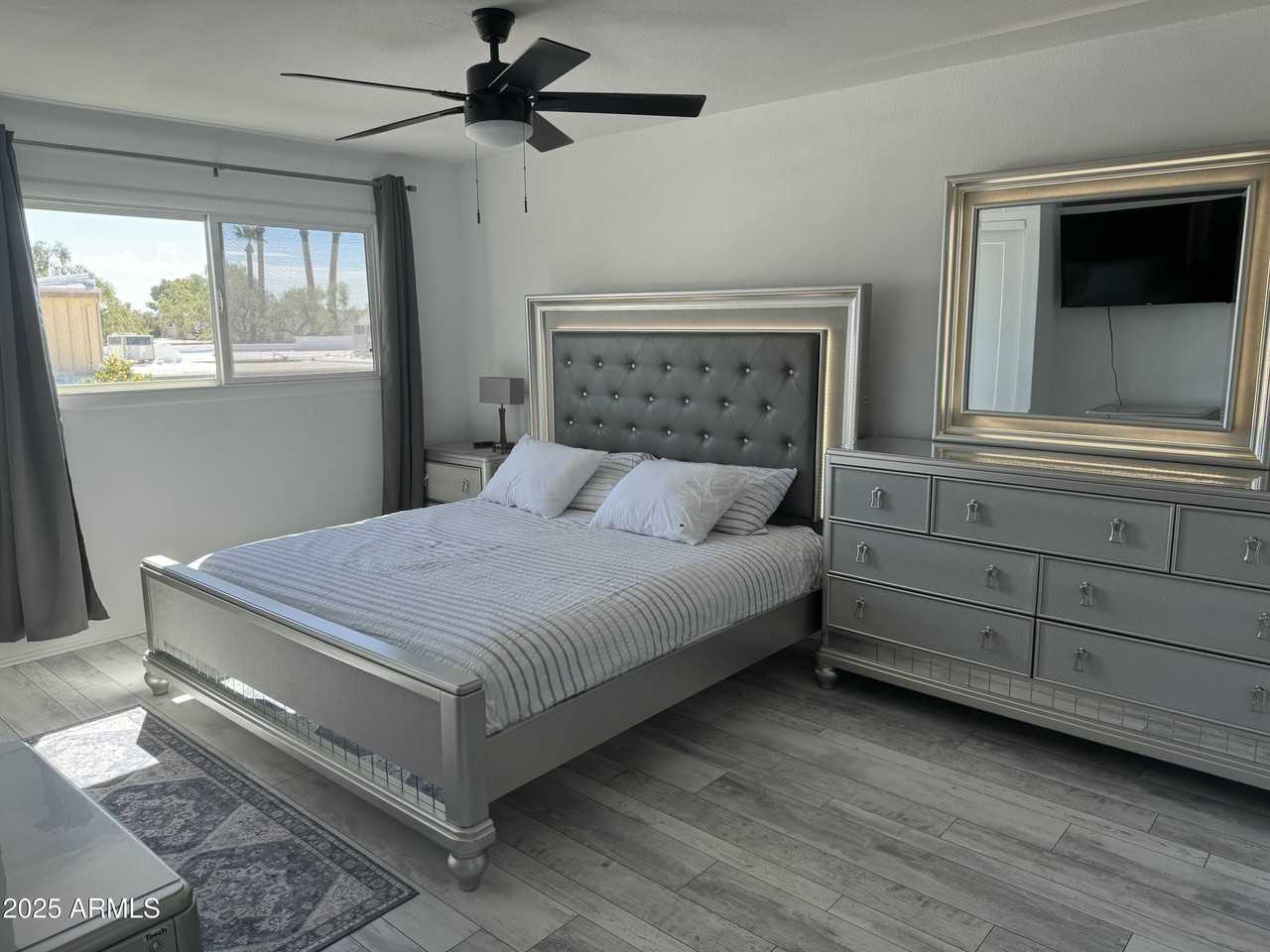 5059 N 83rd St - Photo 5 of 12