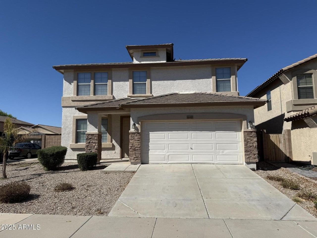 11752 W Foothill Dr - Photo 2 of 48