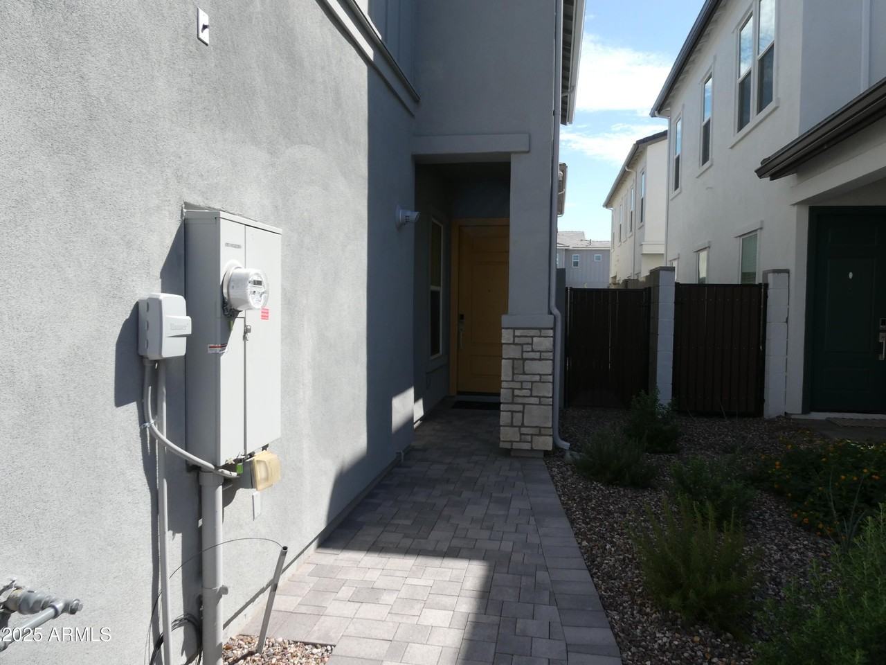 5027 E Gallop Way - Photo 2 of 25