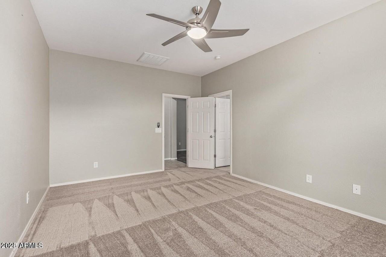 15064 W Westview Dr - Photo 5 of 9