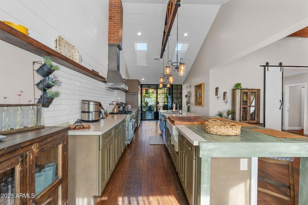 4402 E Turney Ave - Photo 5 of 38