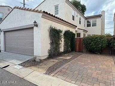 2909 N 48th St - Photo 5 of 38