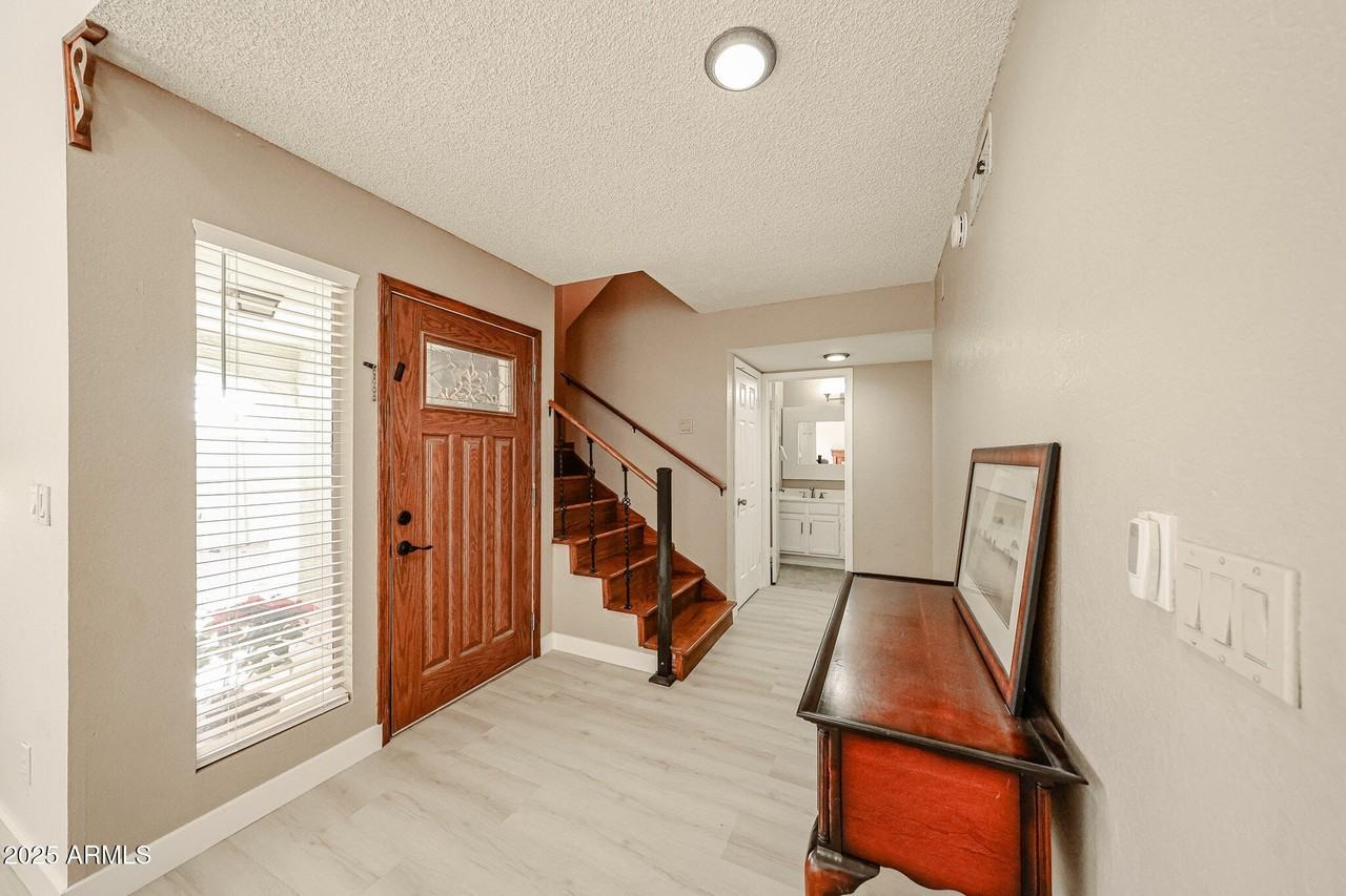 5440 W Beryl Ave - Photo 4 of 22