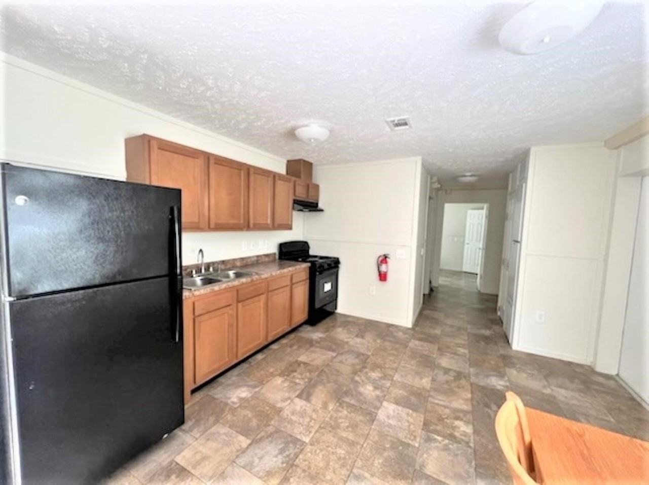 12108 Diana Dr - Photo 3 of 7