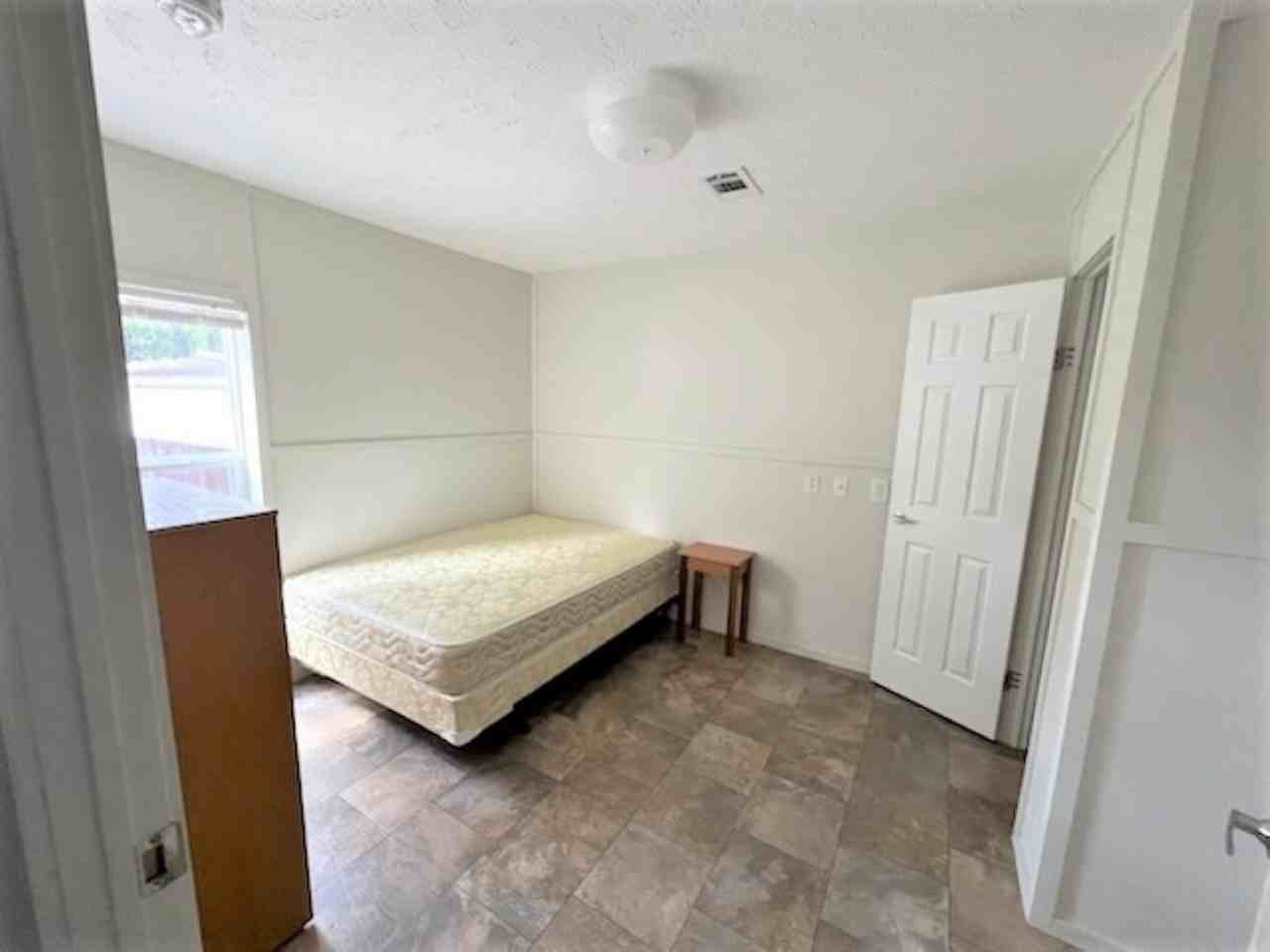 12108 Diana Dr - Photo 5 of 7