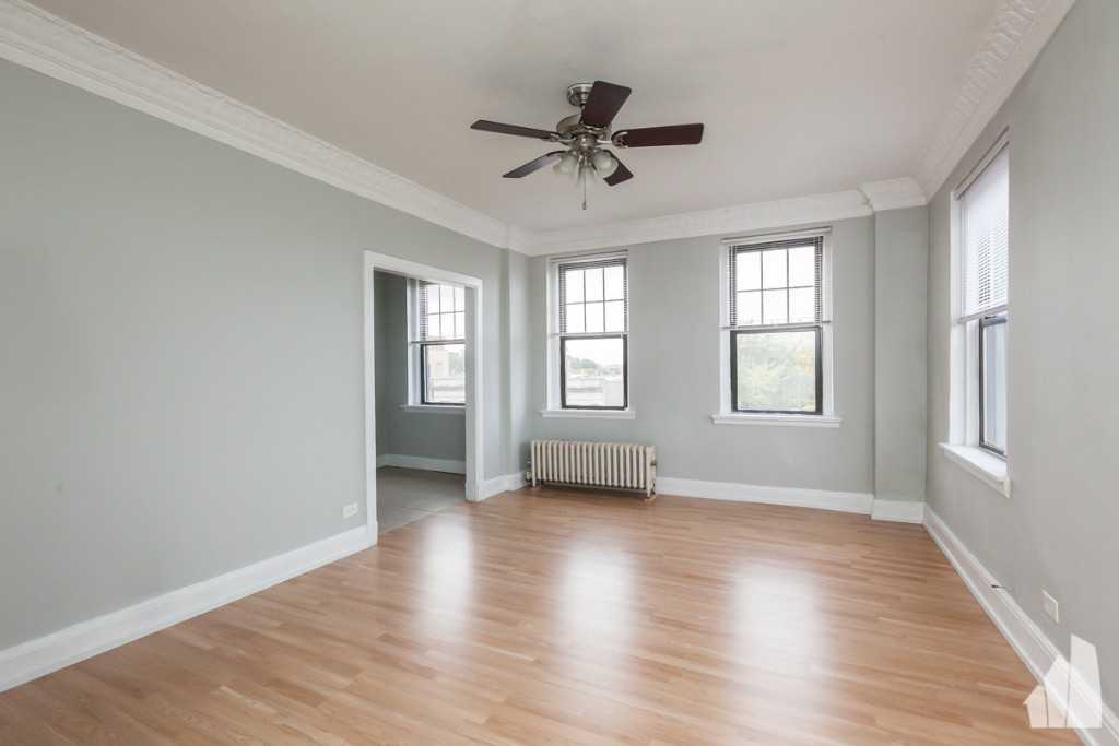 3831 N Fremont St #111 - Photo 3 of 9