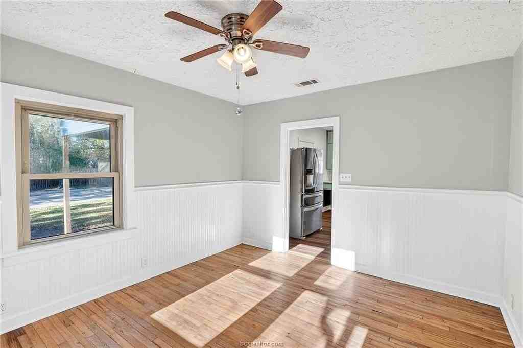 1006 Holt St - Photo 7 of 48