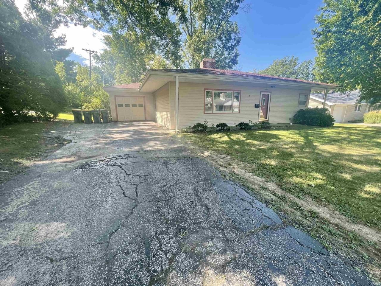 1822 E 2nd St - Photo 2 of 25