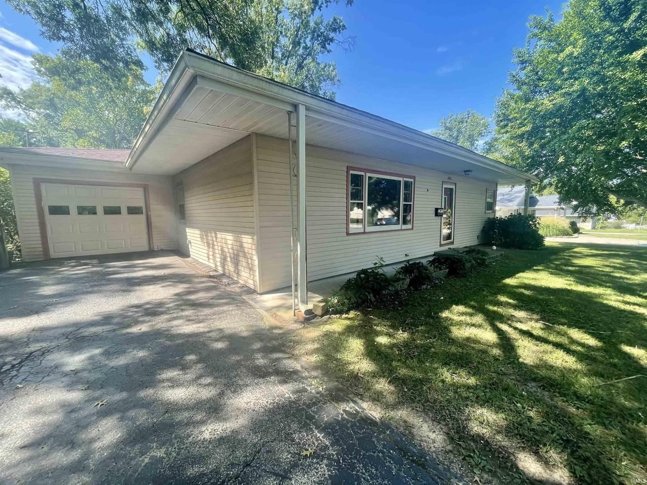 1822 E 2nd St - Photo 3 of 25