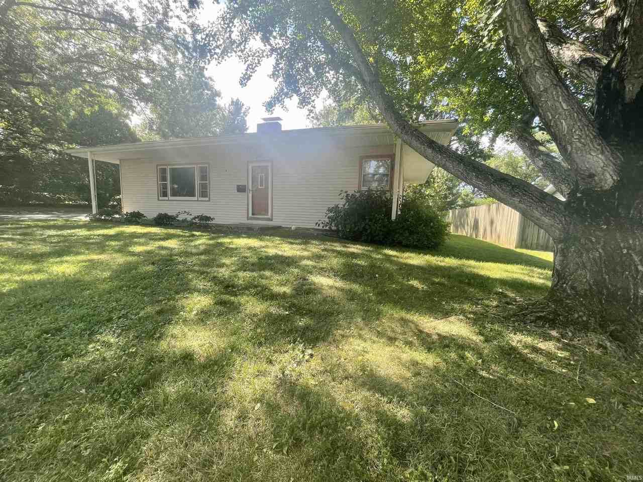 1822 E 2nd St - Photo 4 of 25