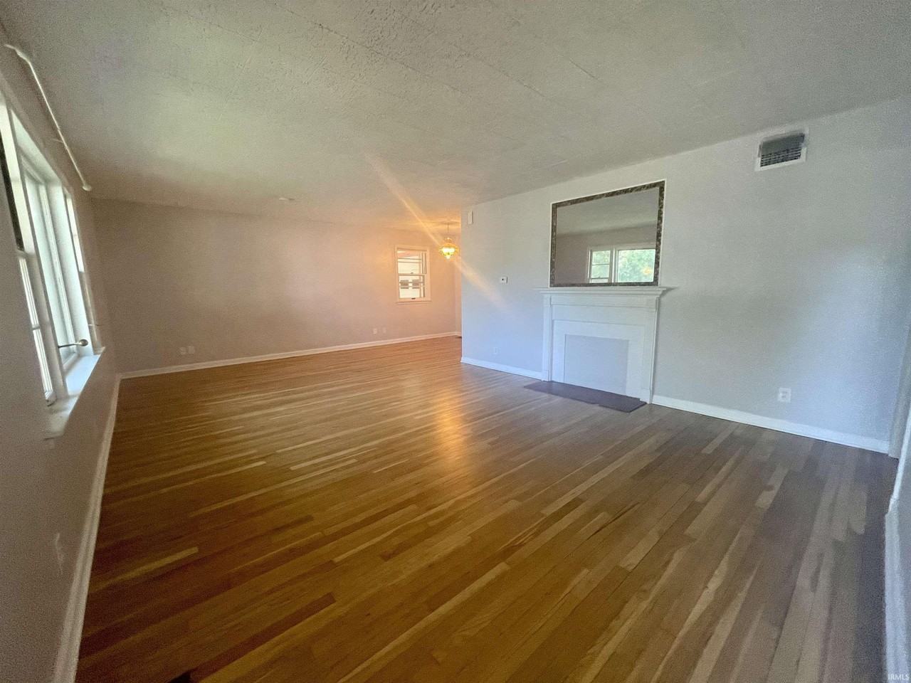 1822 E 2nd St - Photo 5 of 25