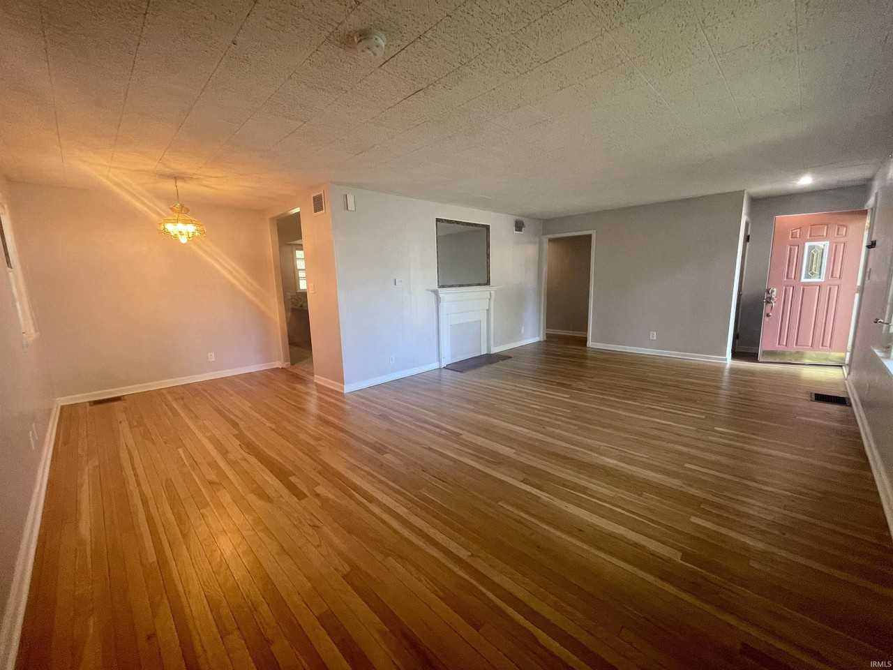 1822 E 2nd St - Photo 6 of 25