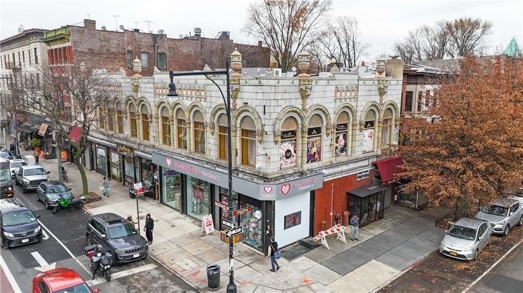 713 Nostrand Ave - Photo 5 of 30