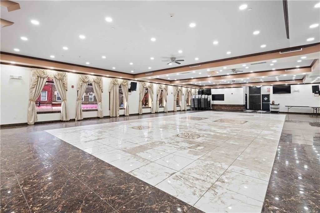 713 Nostrand Ave - Photo 7 of 30