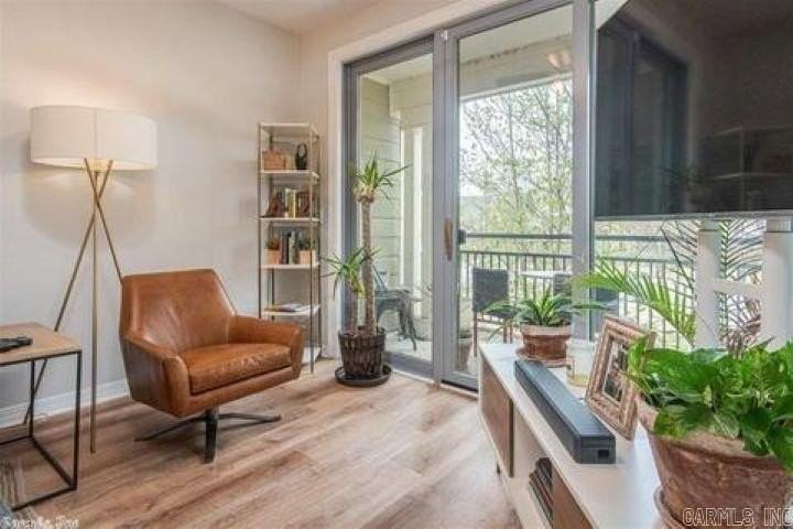 442 Maple St - Photo 2 of 14