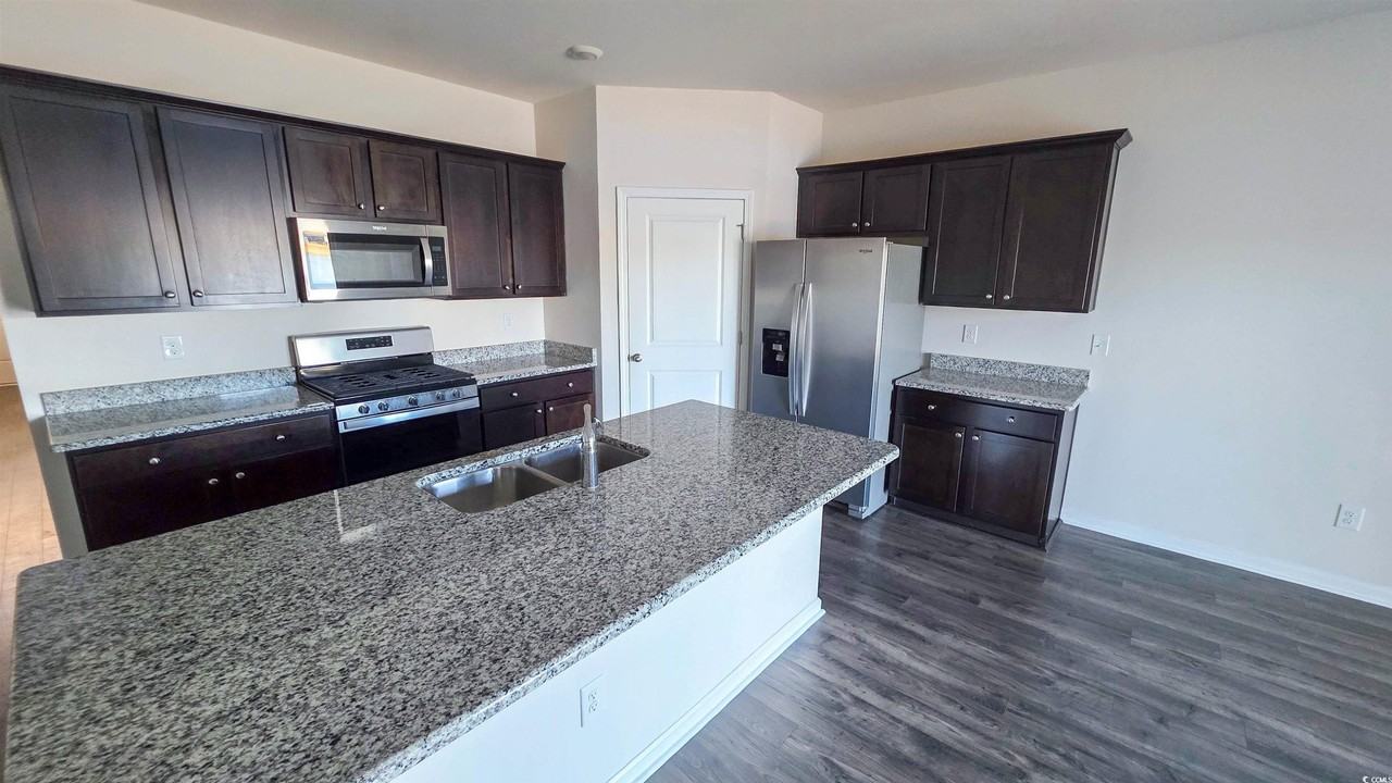 3565 Bells Lake Cir - Photo 5 of 15