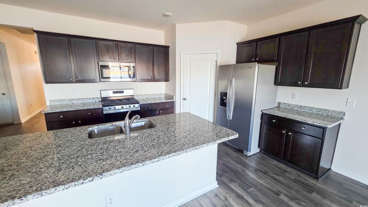 3565 Bells Lake Cir - Photo 6 of 15