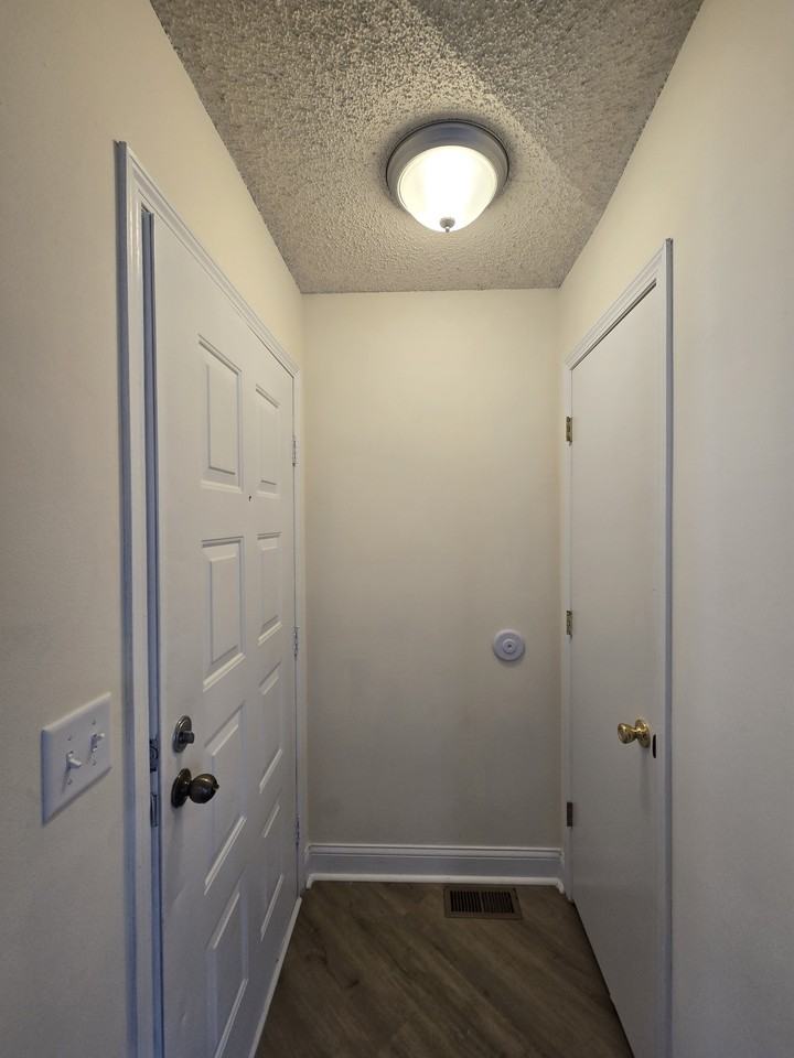 5223 S Mosley St #1 - Photo 4 of 36